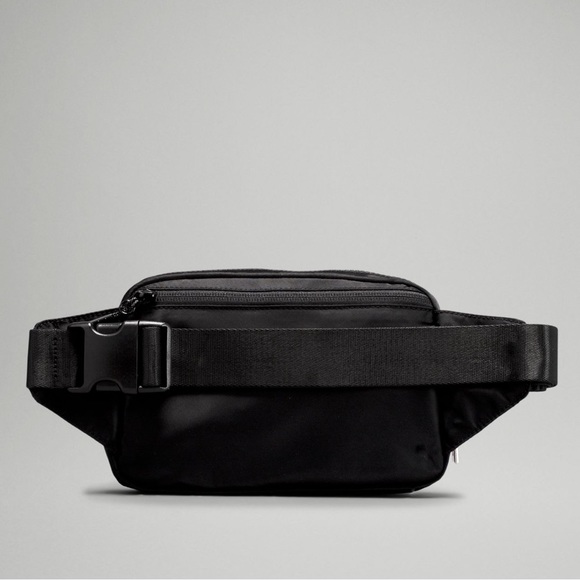 Lululemon Everywhere Belt Bag Large - Picture 2 of 8